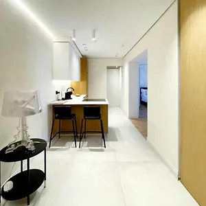 https://catania-center-apartment.taorminaitalyhotels.com